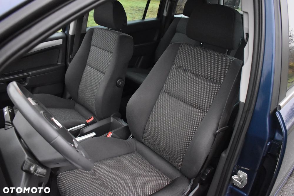 Opel Zafira 1.8 Sport - 19