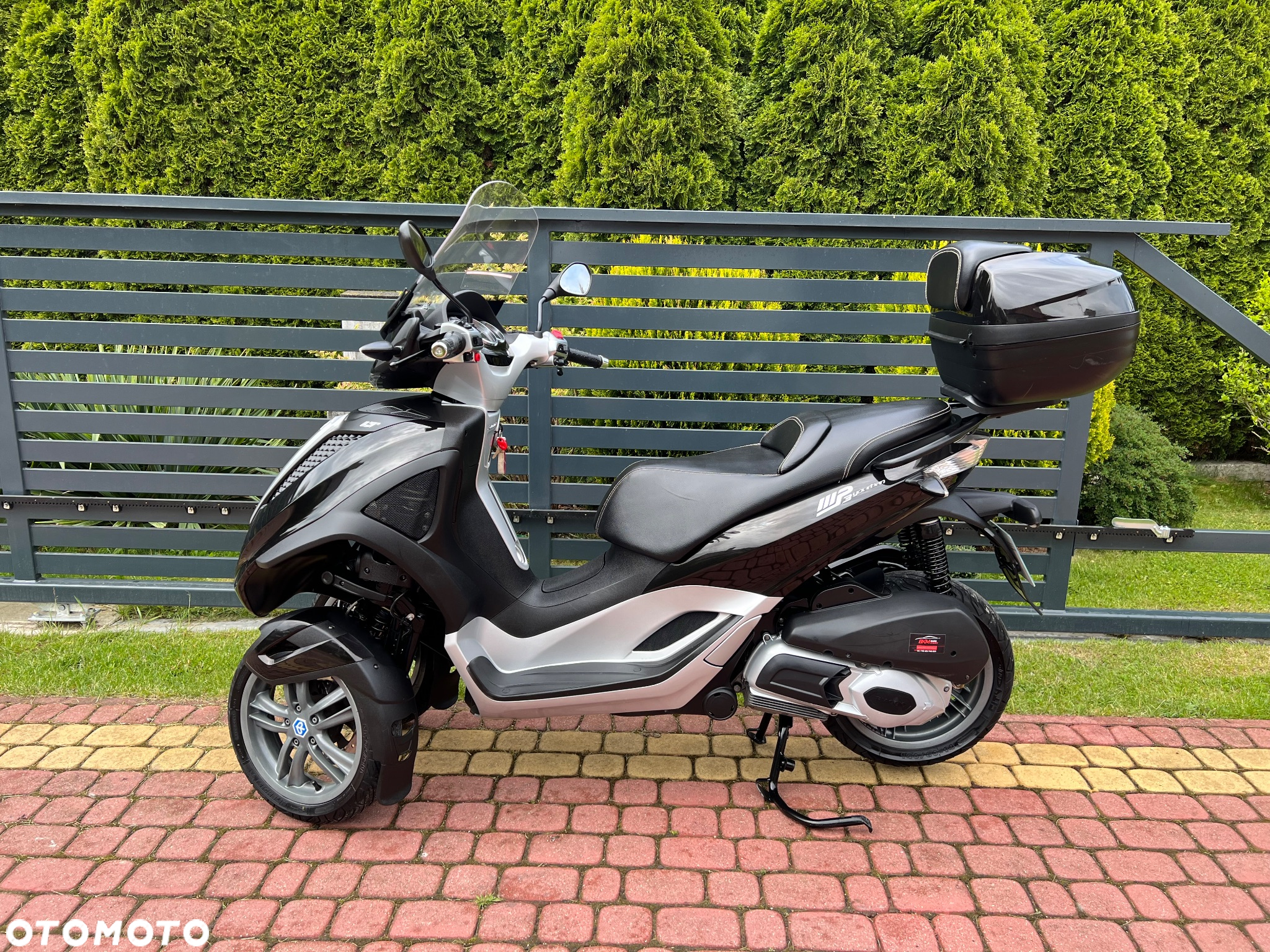 Piaggio MP-3 - 11