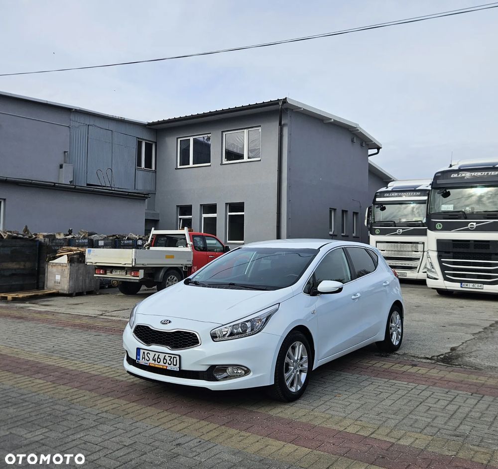 Kia Ceed 2015 photo 2
