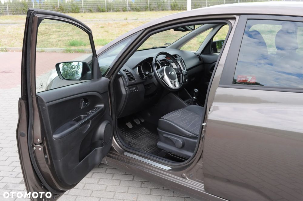 Kia Venga - 3