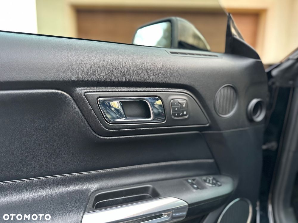 Ford Mustang 5.0 V8 GT - 17