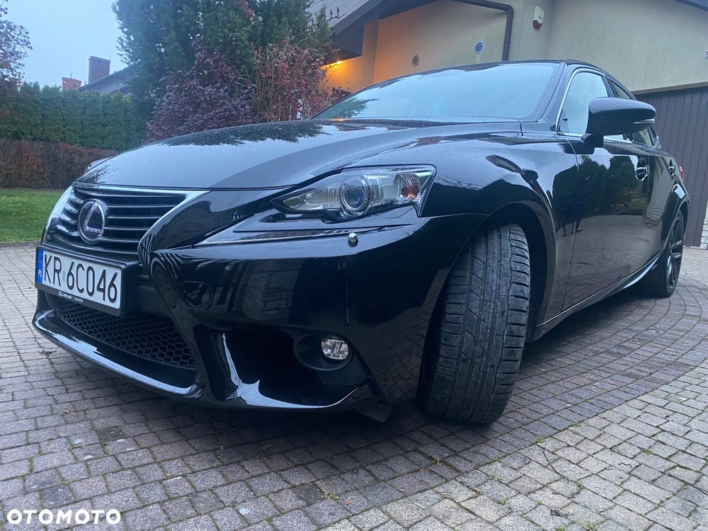Lexus IS 300h Elite - 4