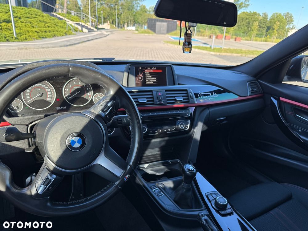 BMW Seria 3 320i Sport Line - 16