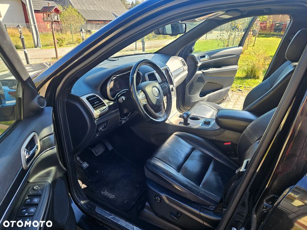 Jeep Grand Cherokee - 22