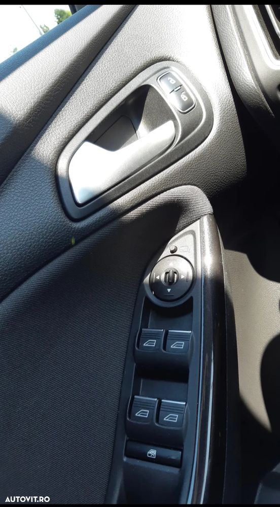 Ford Focus 1.0 EcoBoost Start Stop Titanium - 9
