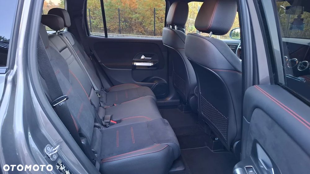 Mercedes-Benz GLB - 18