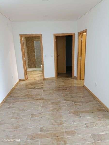 Aluga-se casa T2 Nova - Grande imagem: 4/8