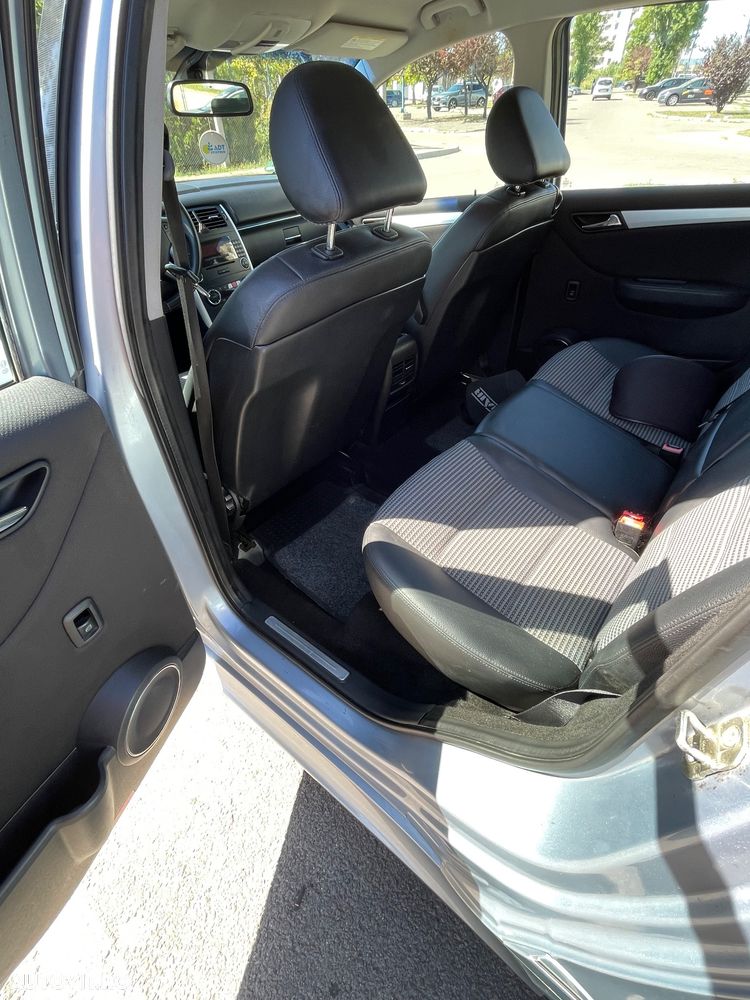 Mercedes-Benz B 200 CDI - 21