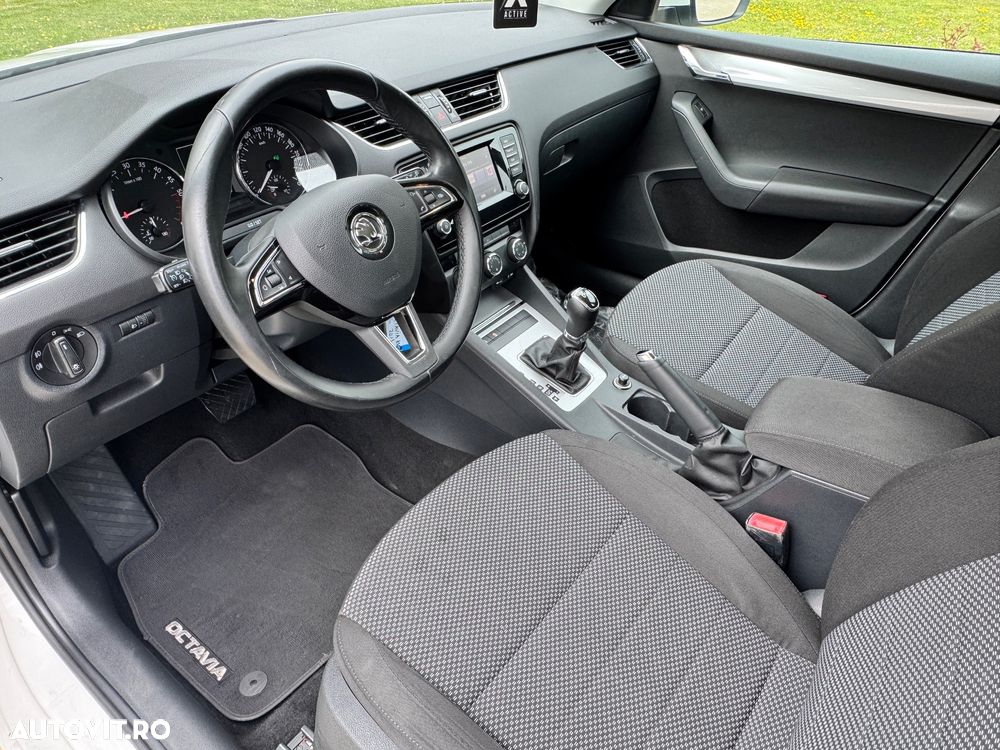 Skoda Octavia 2.0 TDI DSG Drive - 7