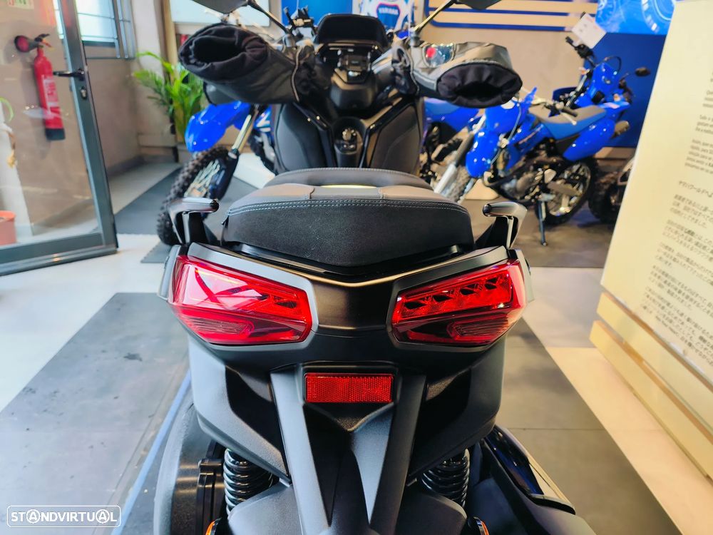Yamaha X-Max TechMax+ - 10