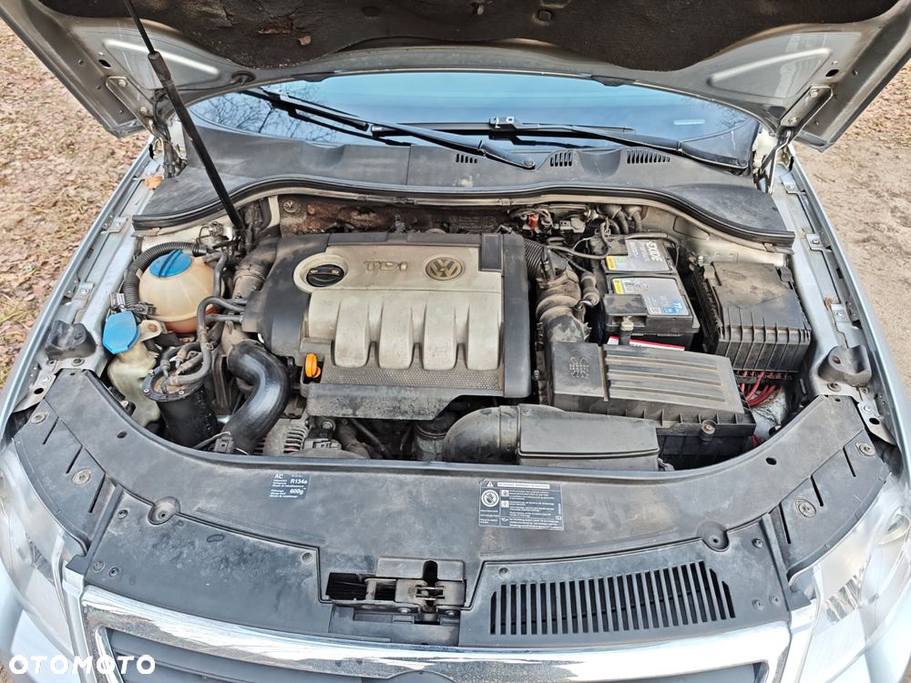 Volkswagen Passat 2.0 TDI Comfortline DSG - 8