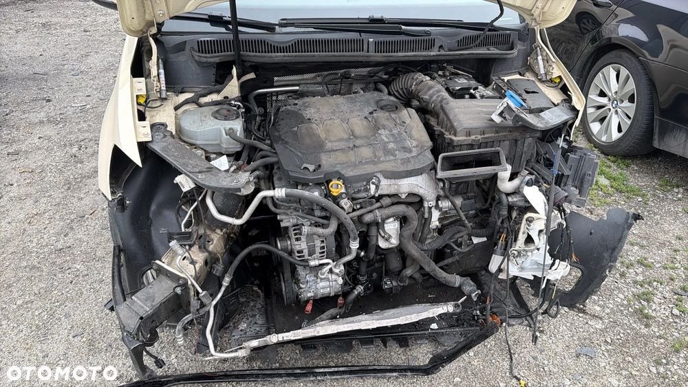 Volkswagen Touran 2.0 TDI BMT Active DSG - 19