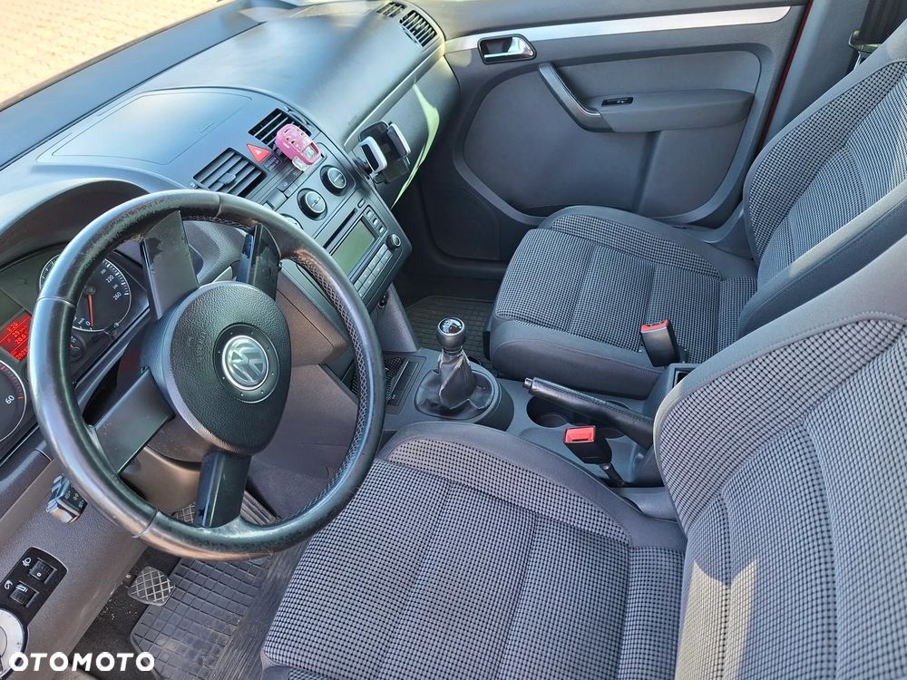 Volkswagen Touran 2.0 TDI Highline - 12