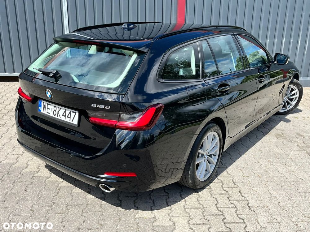 BMW Seria 3 318d mHEV - 33