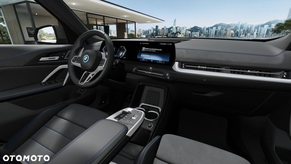 BMW iX1 - 13