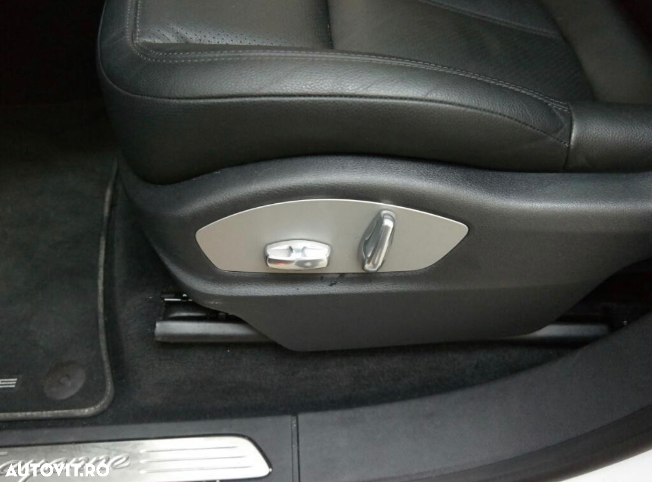 Porsche Cayenne 3.0 L - 13