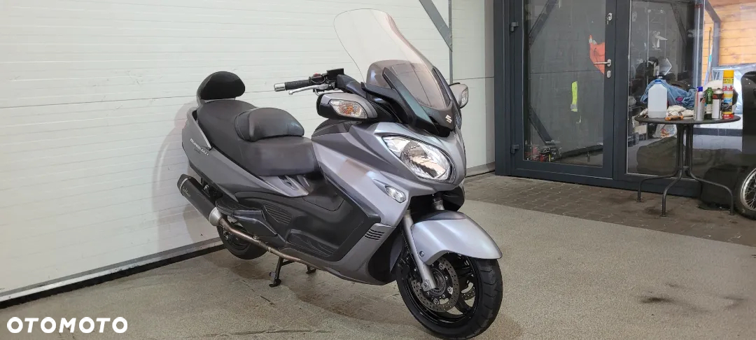 Suzuki Burgman - 4