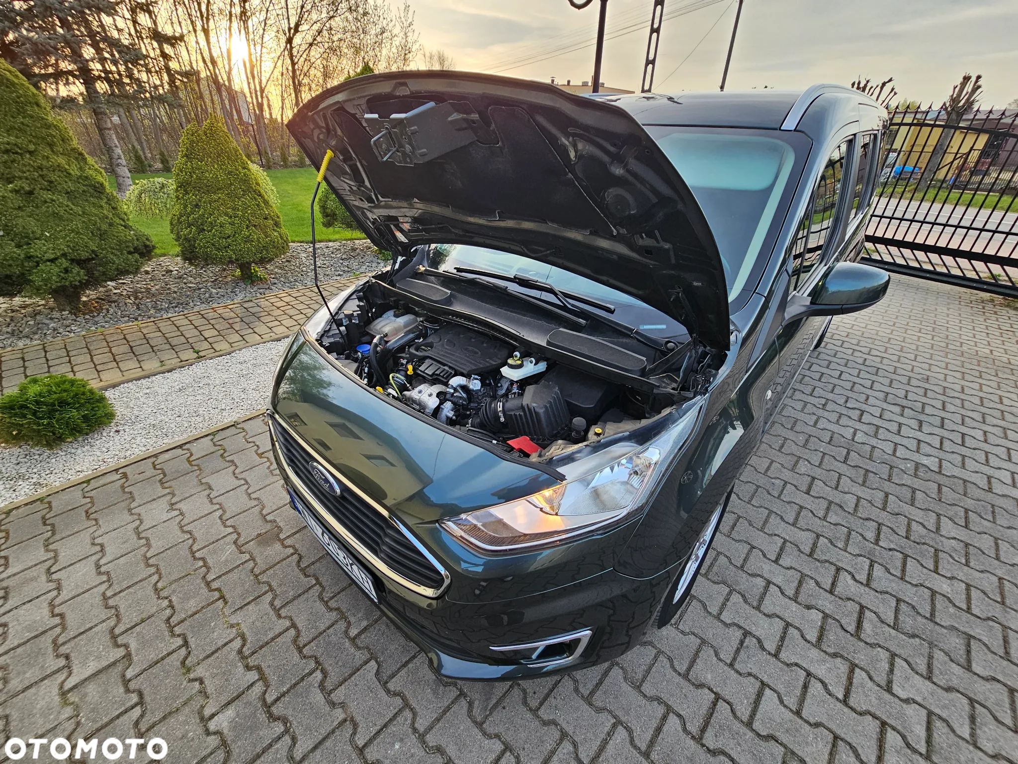 Ford Tourneo Connect Grand - 12