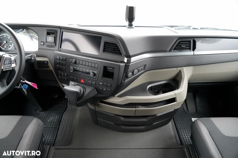 MAN TGX 26.520 / 6x2 / 9.3 M CORTINĂ / ACOPERIȘ RIDICABIL / AXĂ RIDICABILĂ / DIRECȚIE / NOU - 33