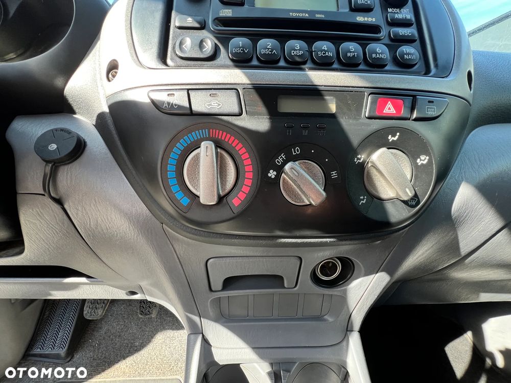 Toyota RAV4 2.0 D-4D 4x4 - 13