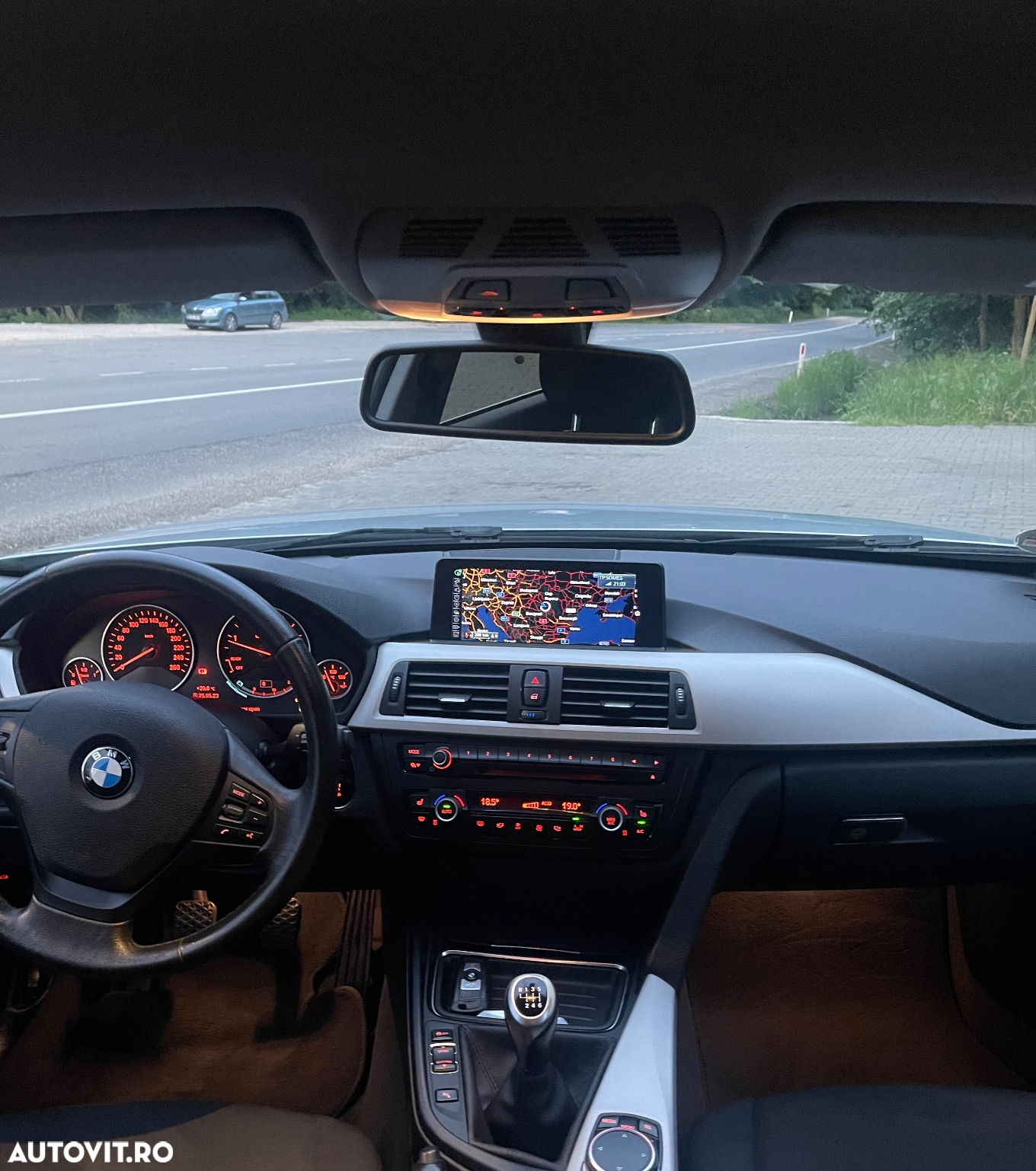 BMW Seria 3 318d - 10