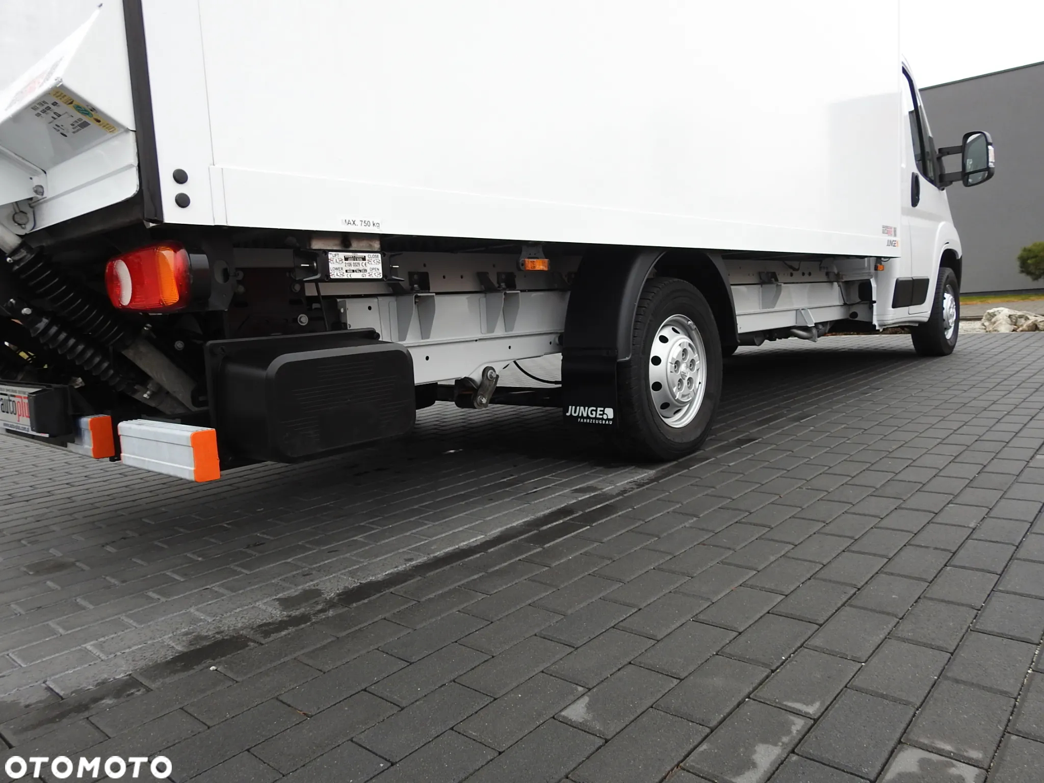 Peugeot BOXER KONTENER WINDA 8 PALET TEMPOMAT KLIMATYZACJA 140KM [ V05055 ] - 17