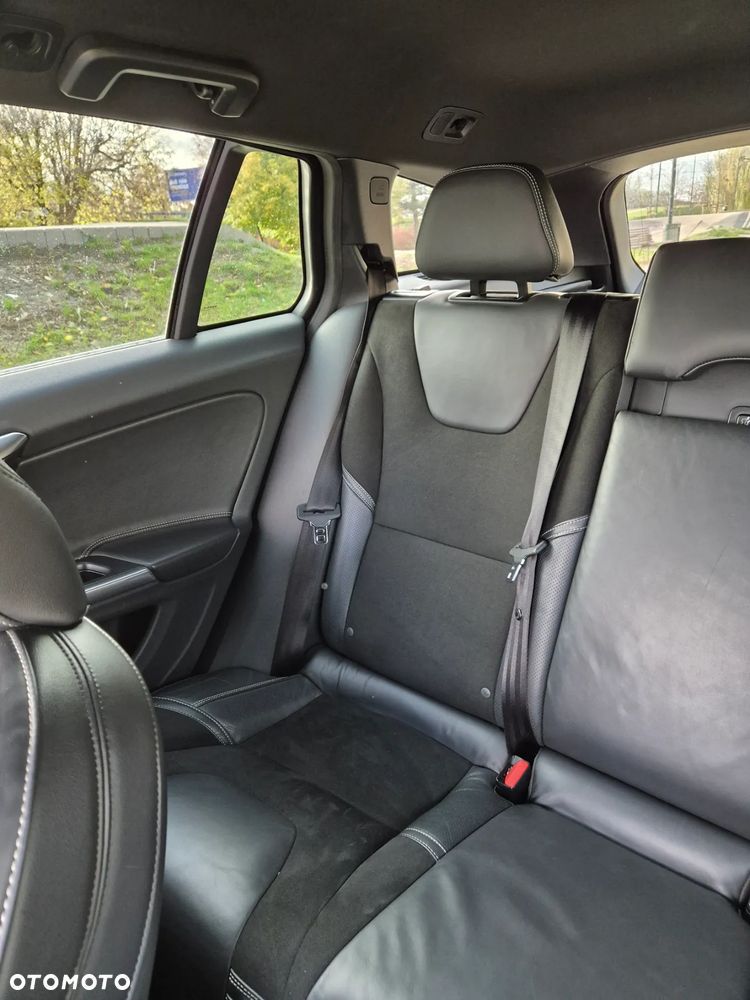 Volvo V60 D4 Drive-E R-Design Momentum - 12