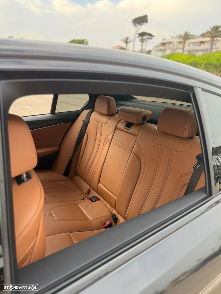BMW 530 e Pack M - 27