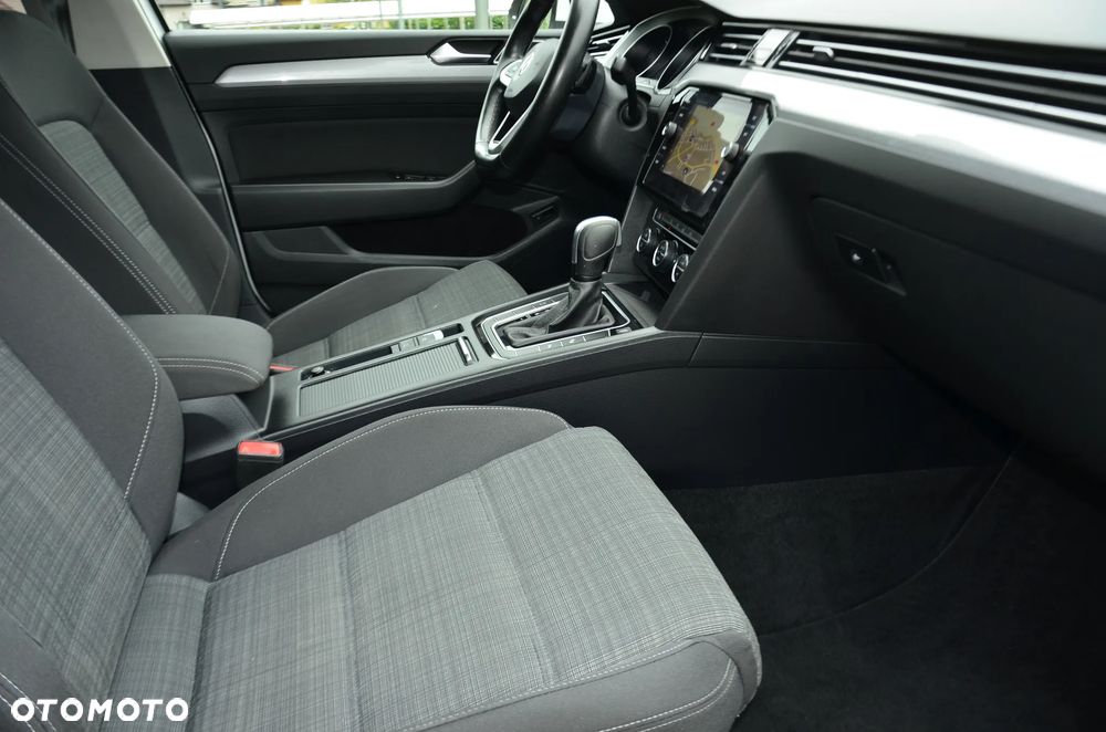 Volkswagen Passat - 23