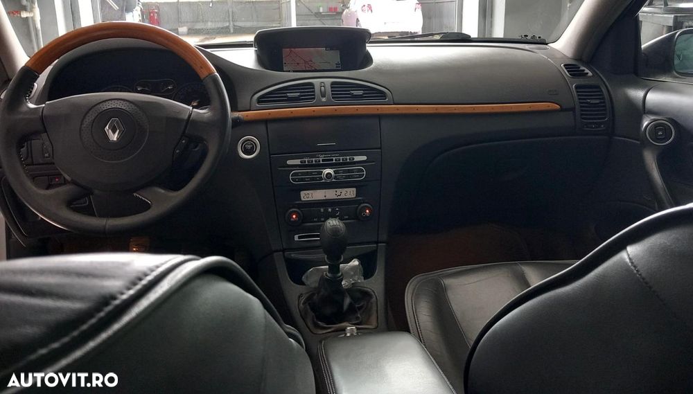 Renault Laguna 2.0 dCi Initiale - 10