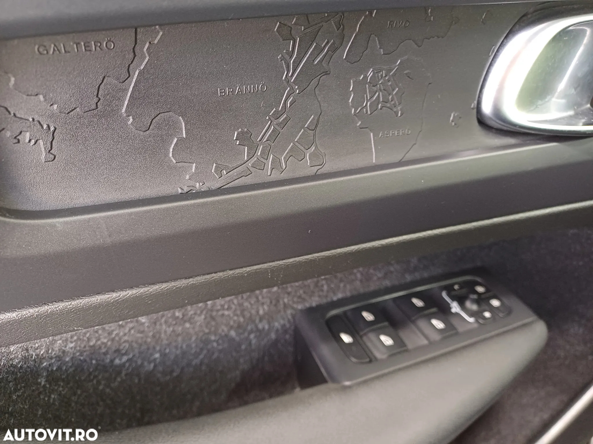 Volvo XC 40 T3 AT8 Momentum Pro - 9
