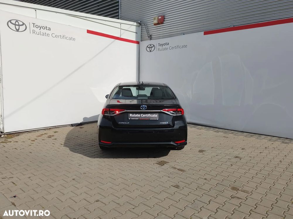 Toyota Corolla Sedan 1.8 HSD Dynamic - 14