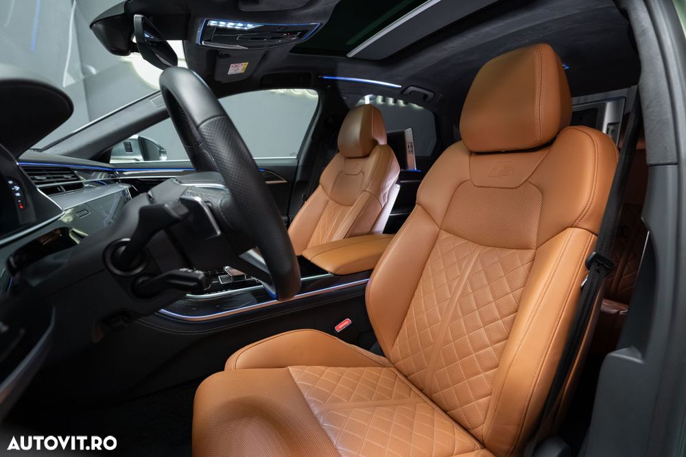 Audi S8 - 30