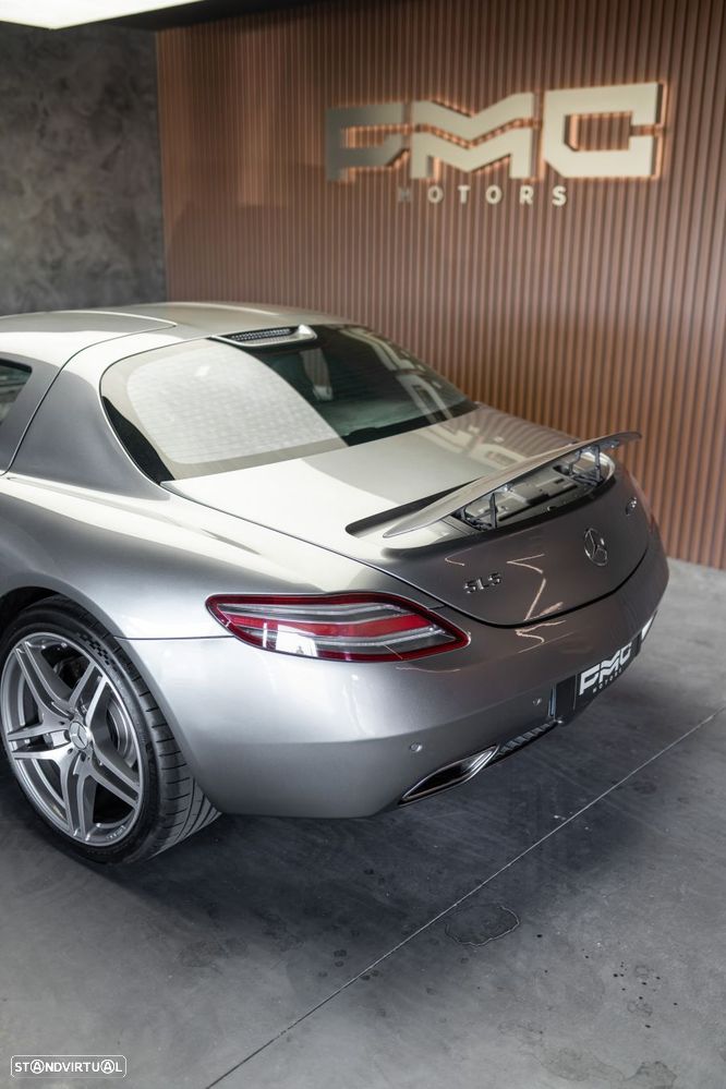 Mercedes-Benz SLS 63 AMG - 24