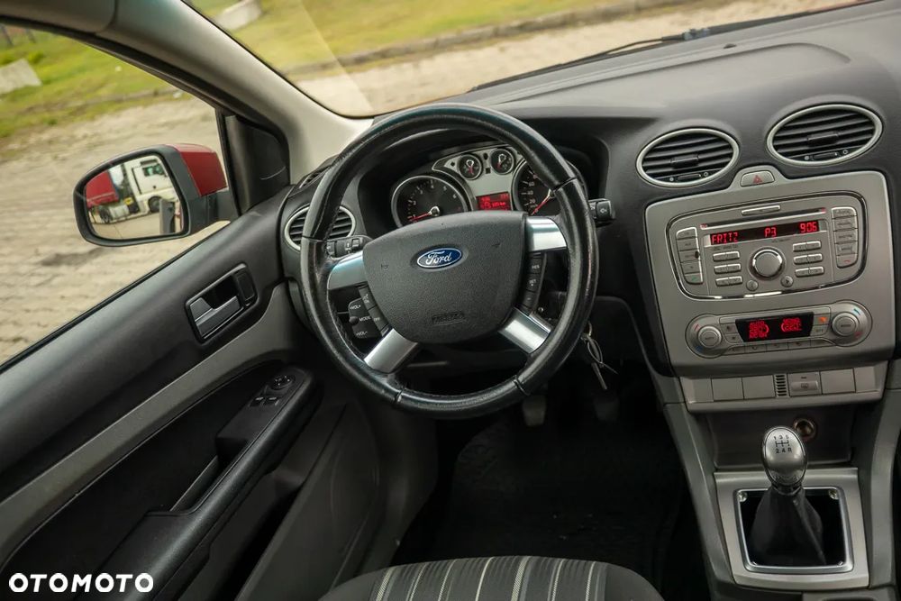 Ford Focus 1.6 16V Style+ - 22