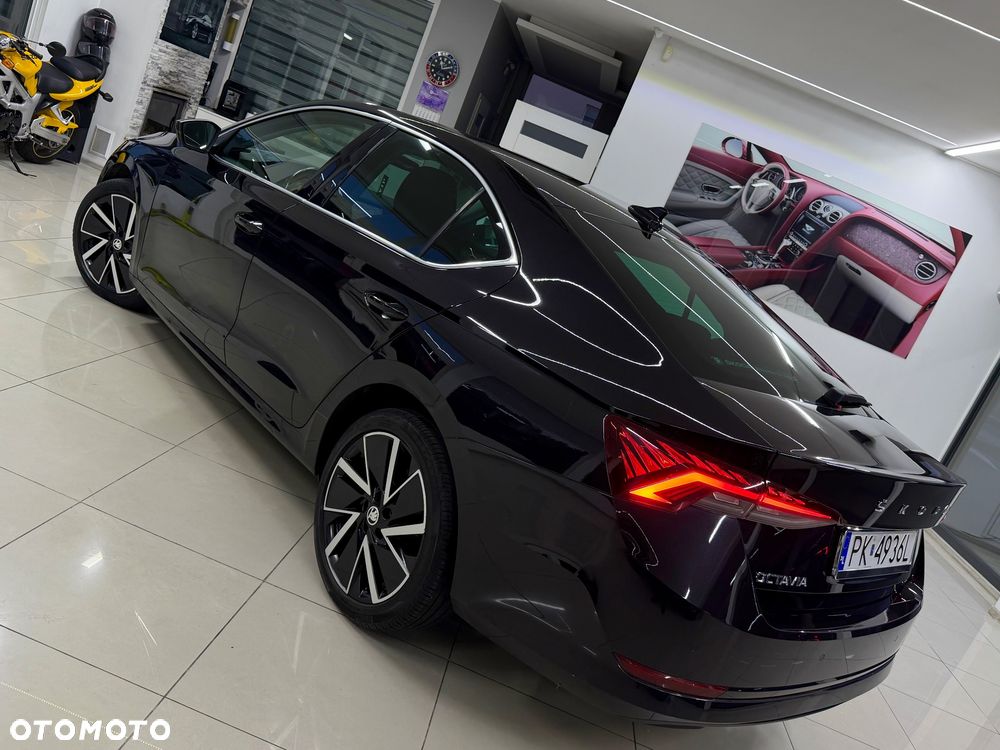Skoda Octavia 2.0 TDI L&K DSG - 24