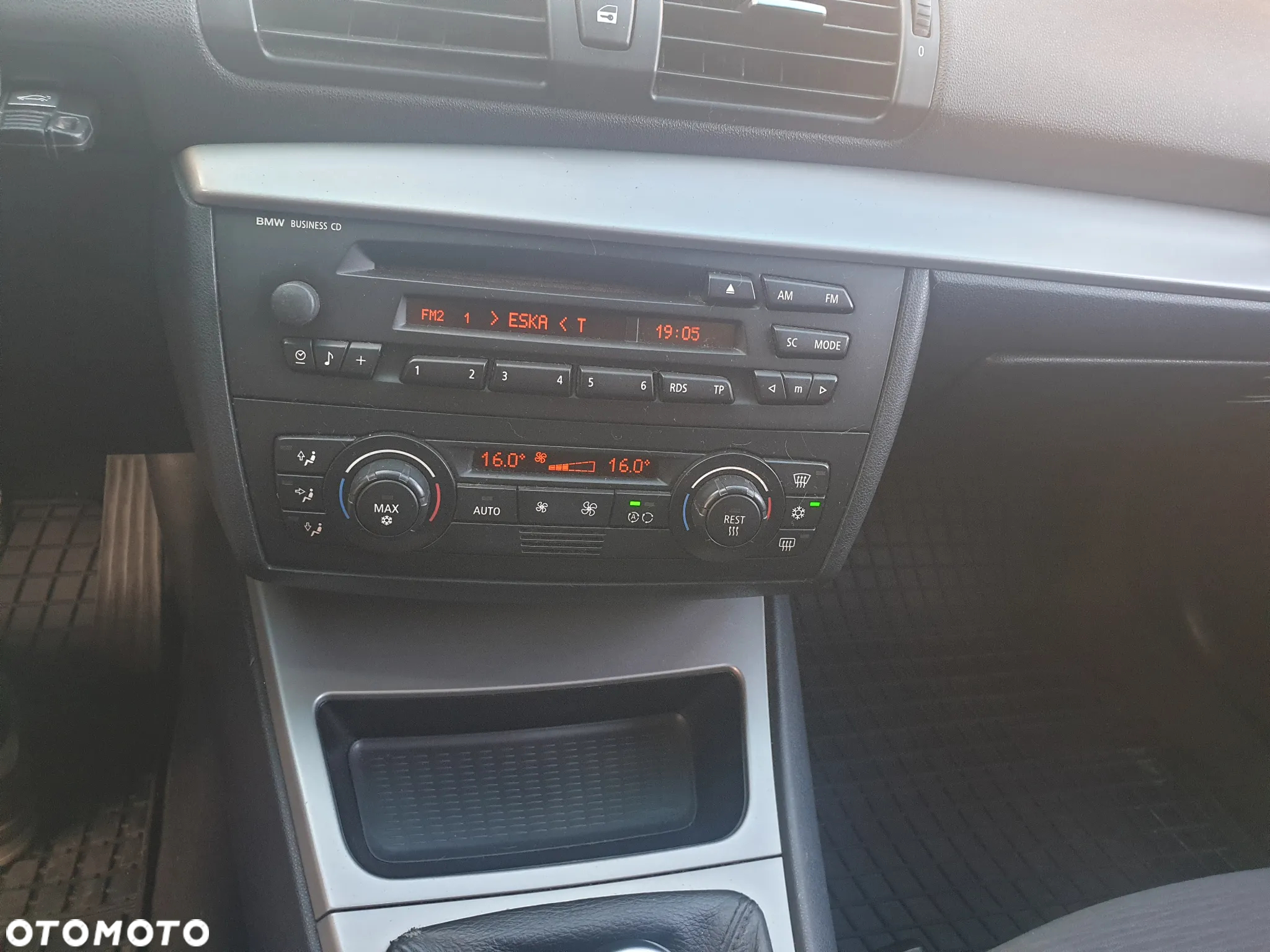 BMW Seria 1 120i - 12