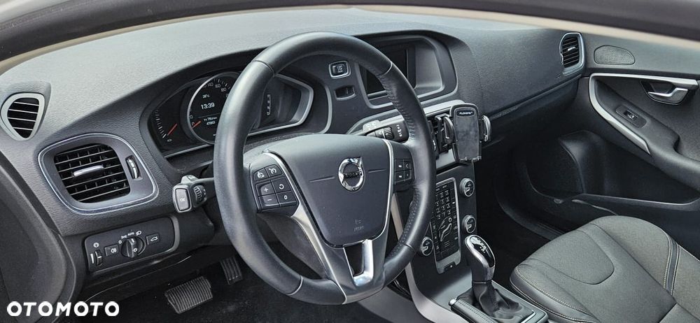 Volvo V40 Cross Country - 6