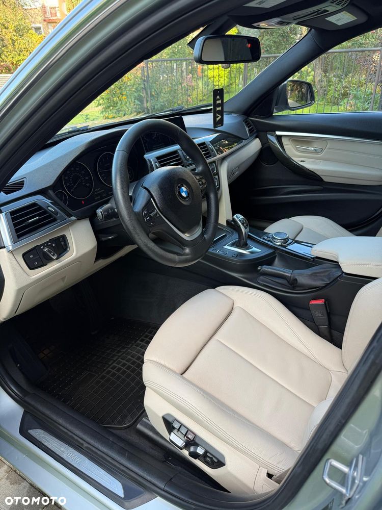 BMW Seria 3 330i - 24
