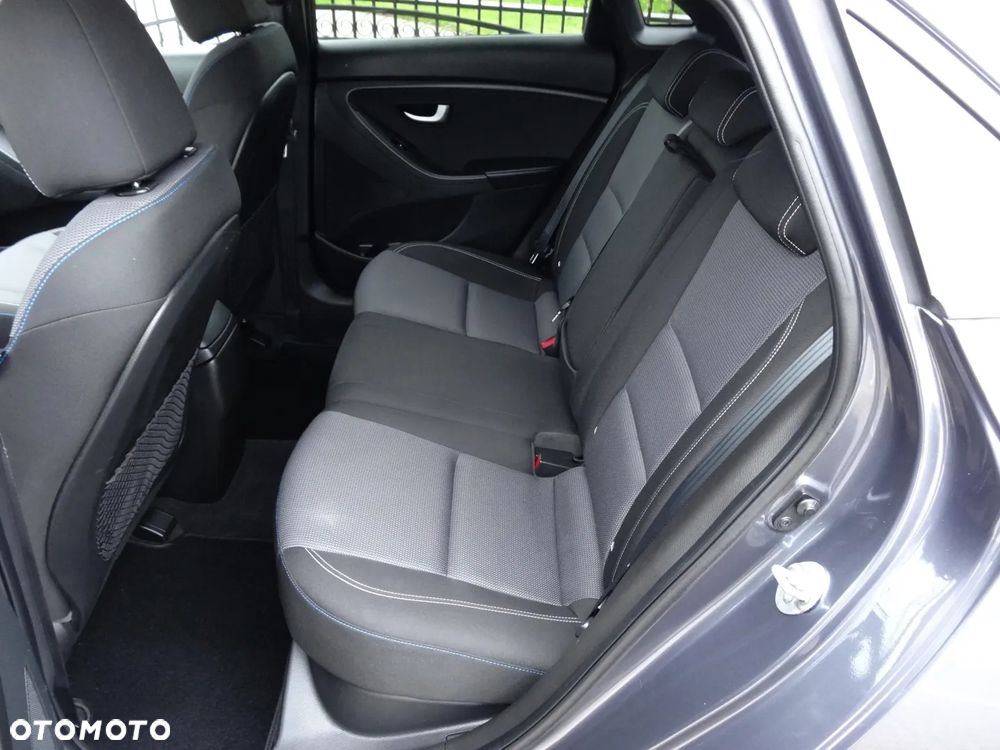 Hyundai i30 blue 1.6 GDI Passion - 23