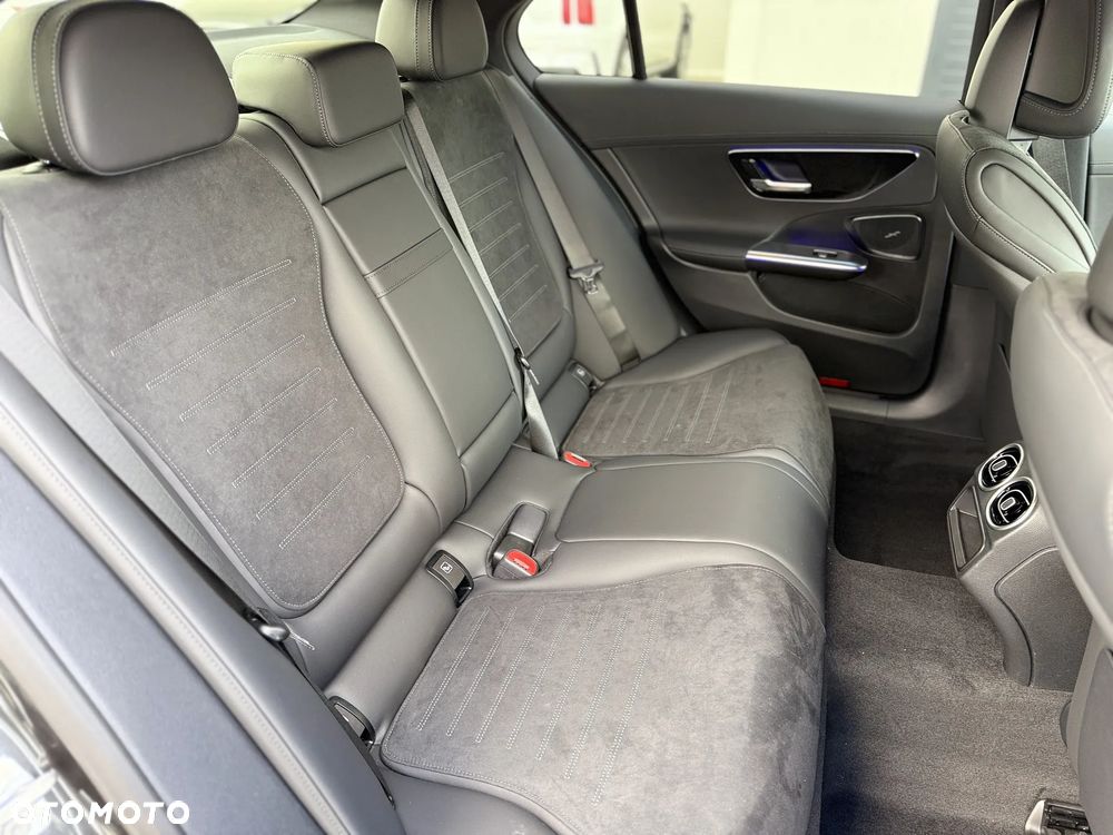 Mercedes-Benz Klasa C 220 d 9G-TRONIC 4Matic - 31