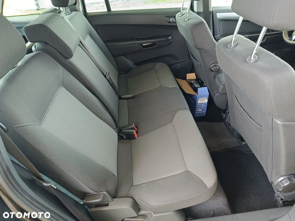 Opel Zafira - 10
