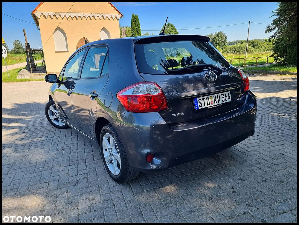 Toyota Auris 1.6 Executive - 1