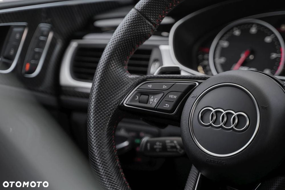 Audi RS6 Standard - 26