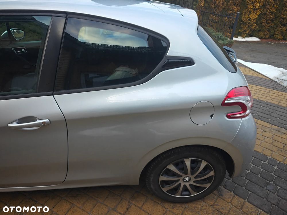 Peugeot 208 e-HDi 92 Stop&Start Allure - 13