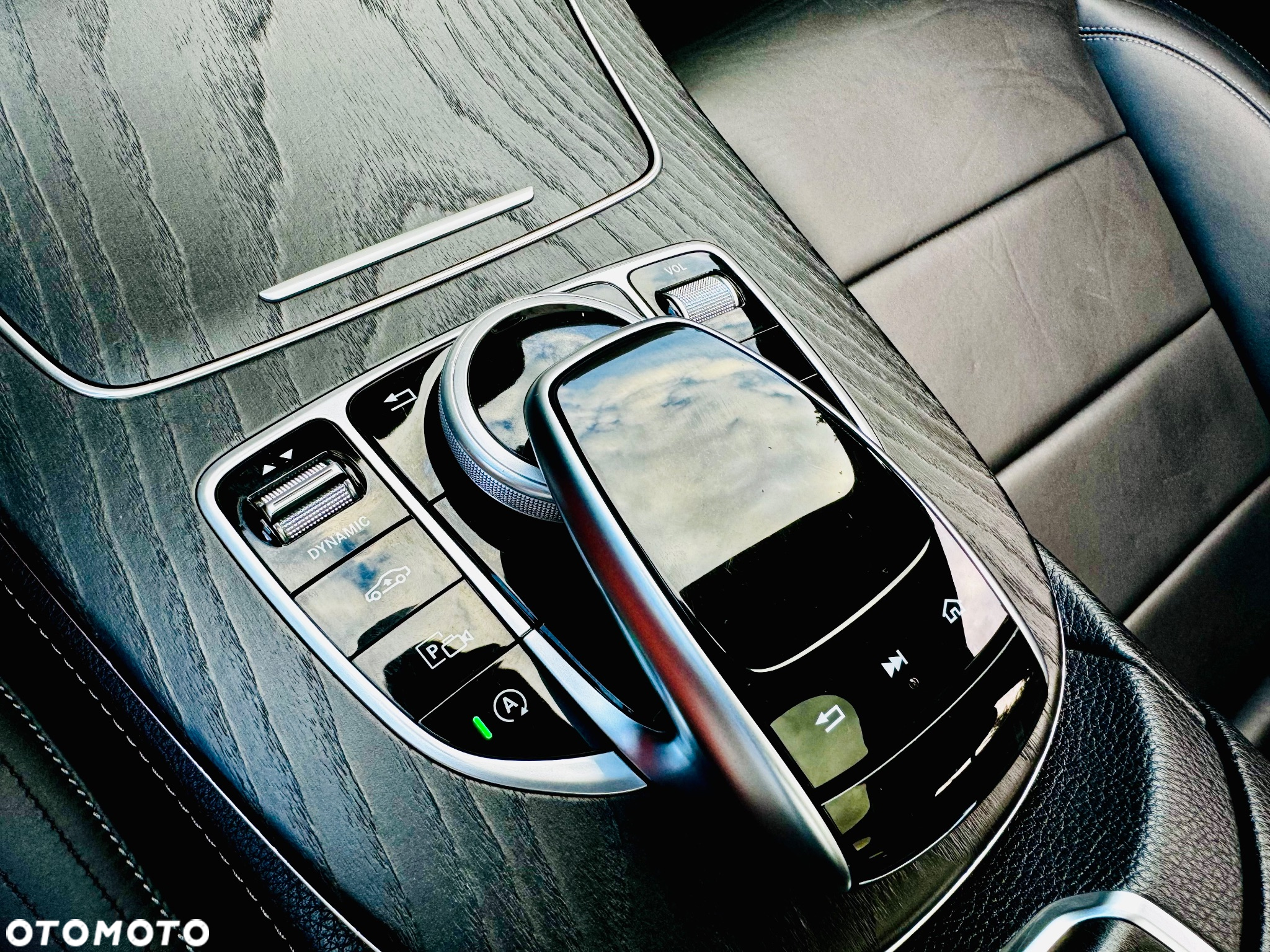 Mercedes-Benz Klasa E 350 9G-TRONIC AMG Line - 33