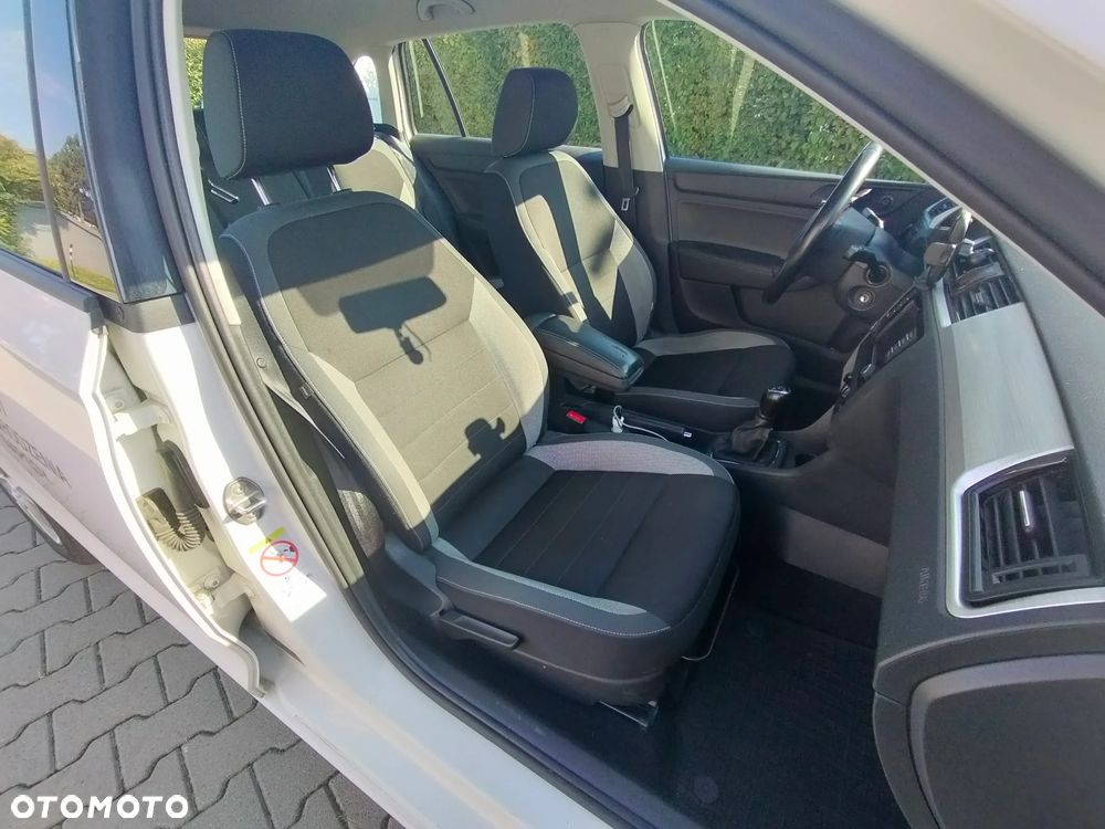 Skoda RAPID 1.6 TDI DPF Ambition - 9