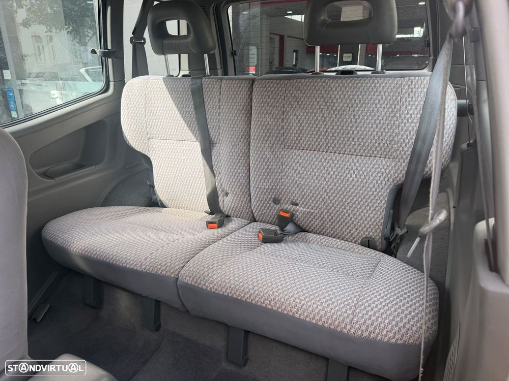 Nissan Terrano II 2.7 LX — fotografia 25