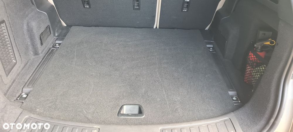 Land Rover Discovery Sport 2.0 D165 mHEV Dynamic SE - 10