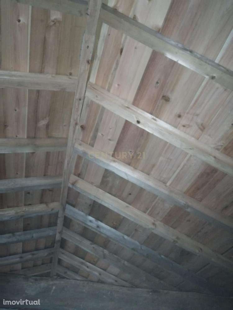 Moradia a reabilitar em zona calma na Ilha da Graciosa - Grande imagem: 4/5